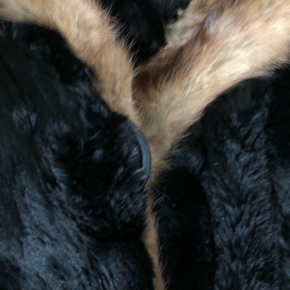 VINTAGE 40’s 50’s BLACK FUR COAT WITH MINK COLLAR - Picture 2 of 8
